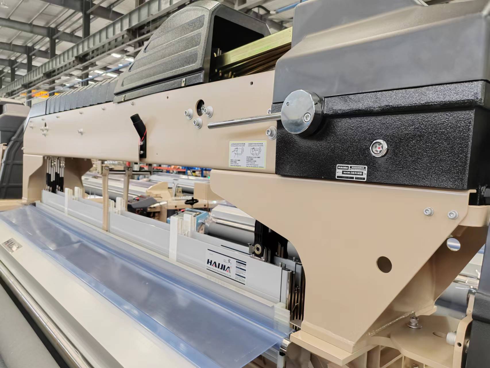 كيفية ضبط الإطارات والفوهات المعالجة على آلات النسيج الهوائية